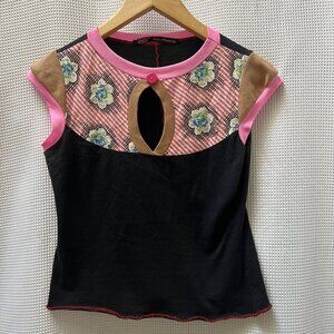 Black and Pink Keyhole Capsleeve Shirt Size Small